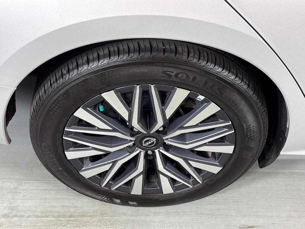 Used 2024 Silver Nissan 2.5 SV image 10
