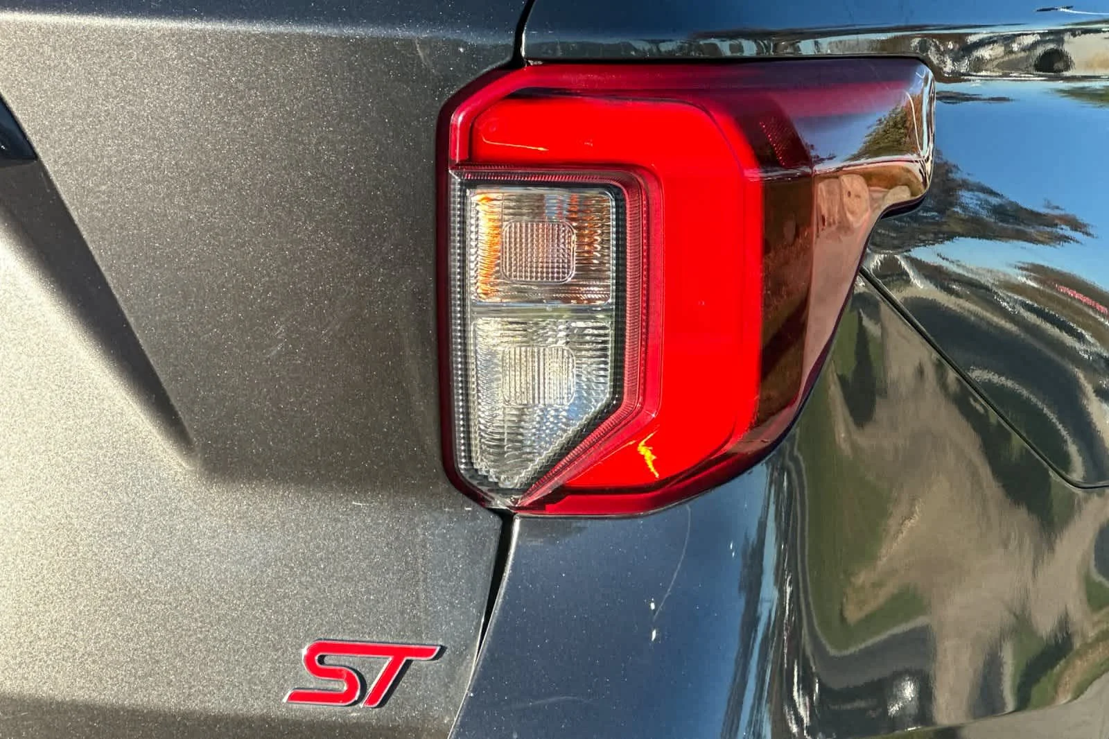 Used 2020 Magnetic Metallic Ford ST image 29