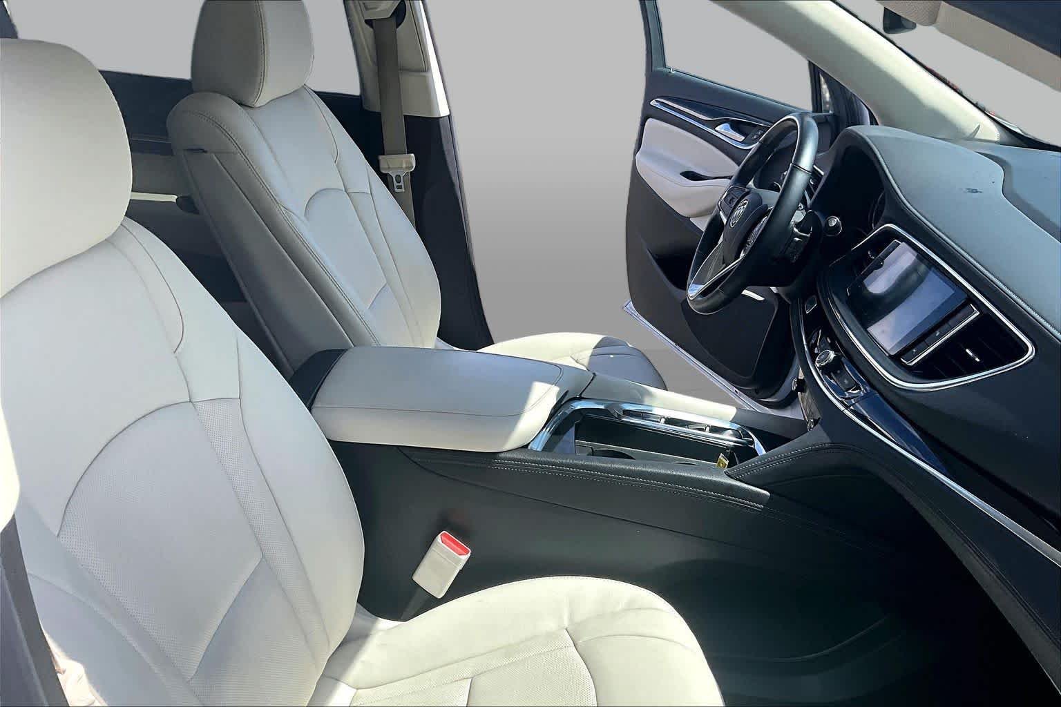 Used 2024 White Frost Tricoat Buick Essence image 16