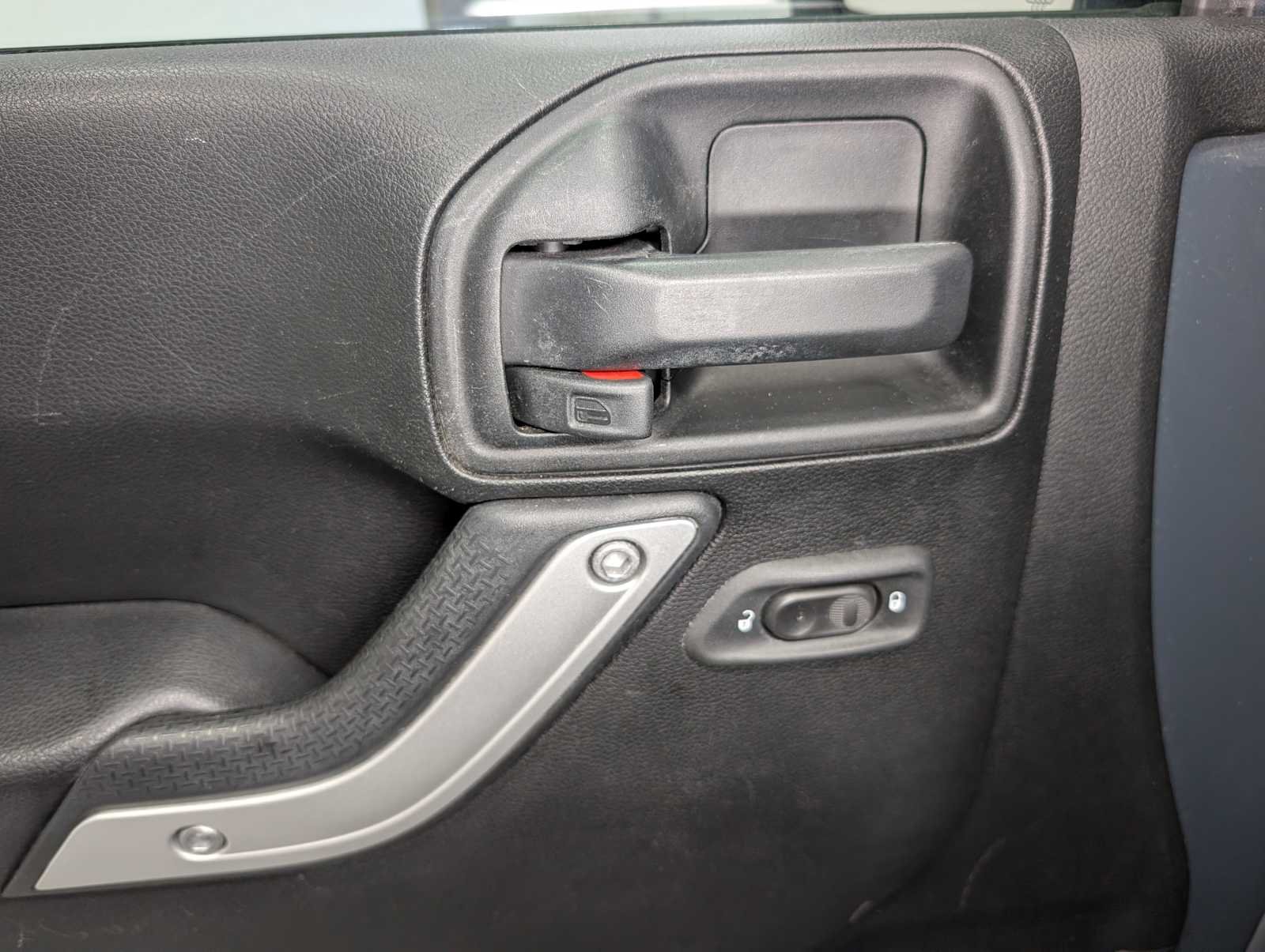 Used 2017 Rhino Clearcoat Jeep Rubicon image 36