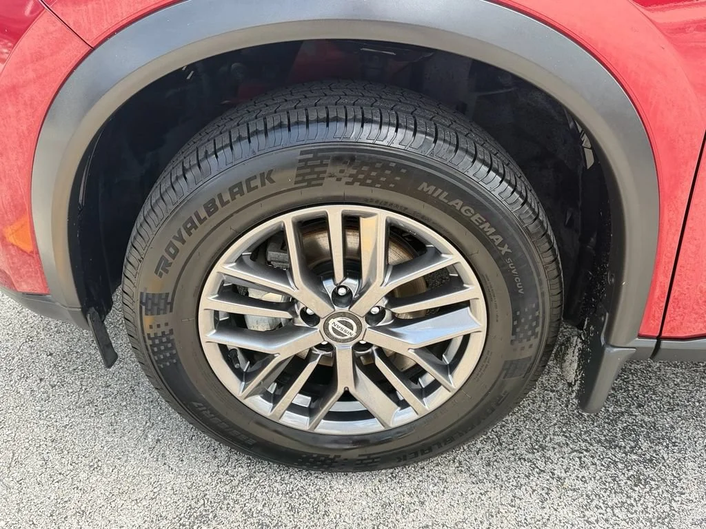 Used 2021 Red Nissan S Intelligent AWD image 18