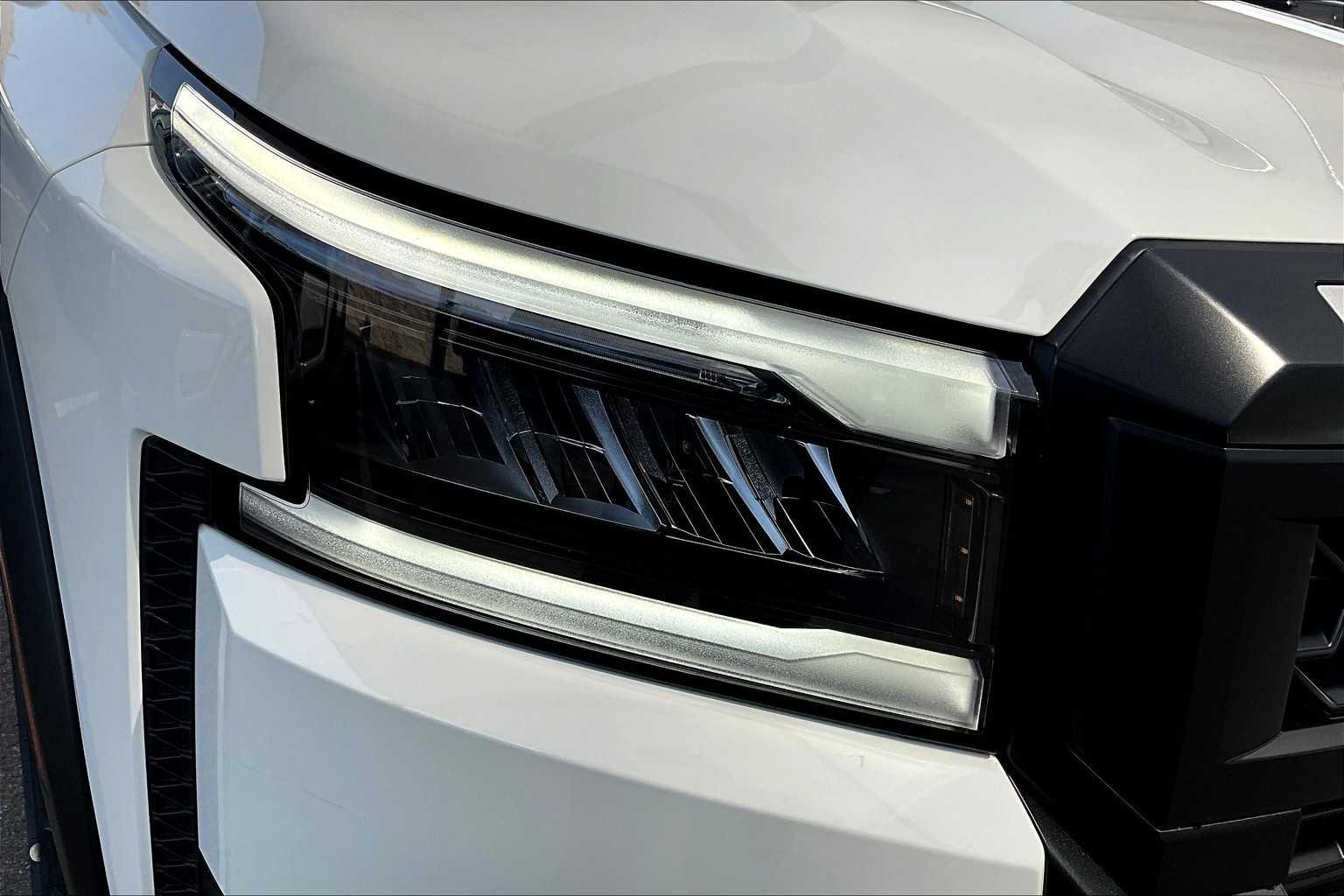 New 2026 Glacier White Nissan PRO-X image 18