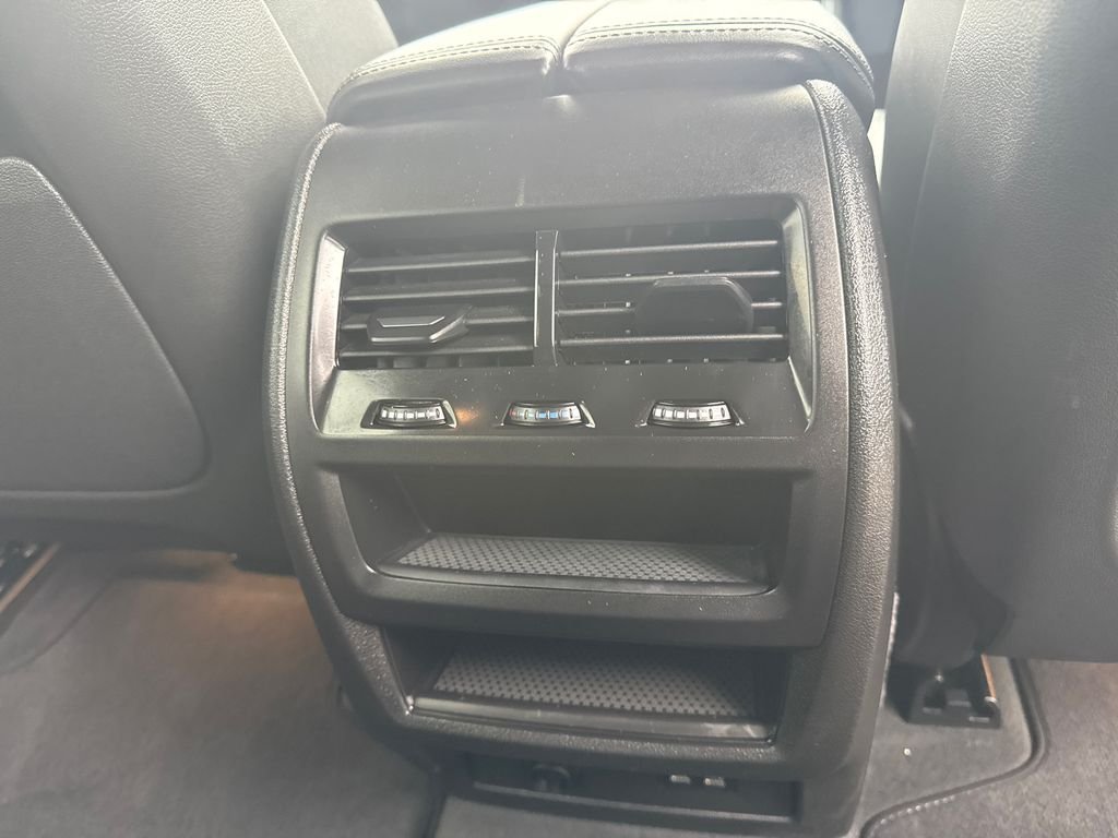 Used 2026 Black BMW xDrive40i image 17