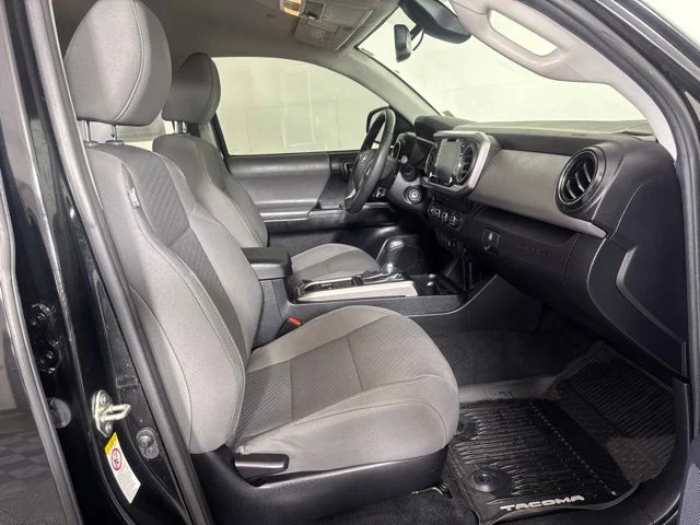 Certified Used 2020 Midnight Black Metallic Toyota SR5 image 4