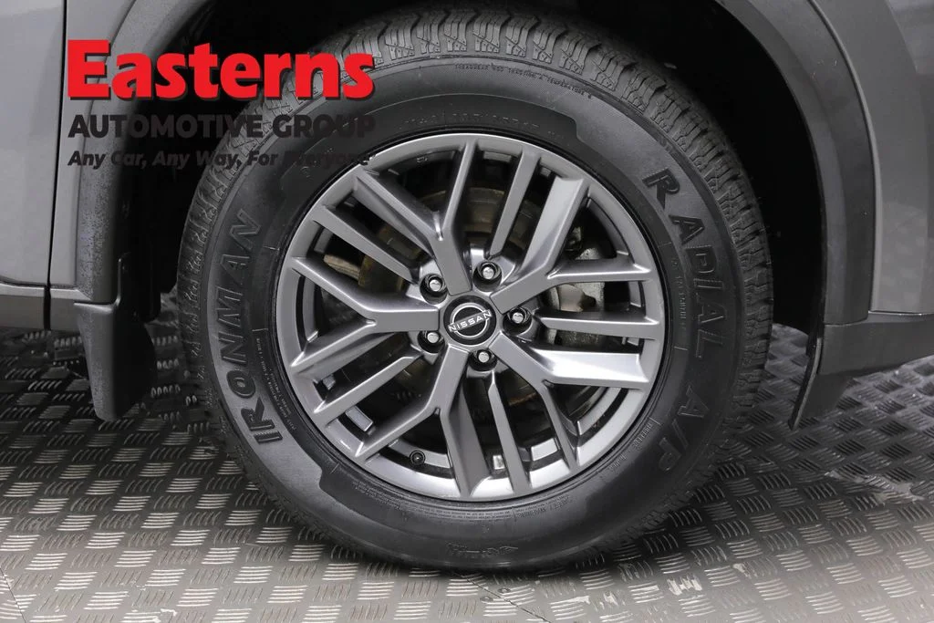 Used 2023 Gray Nissan S image 31