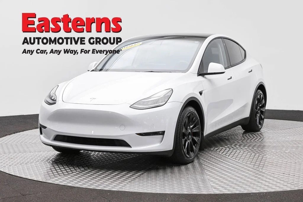 Used 2022 White Tesla Long Range image 1