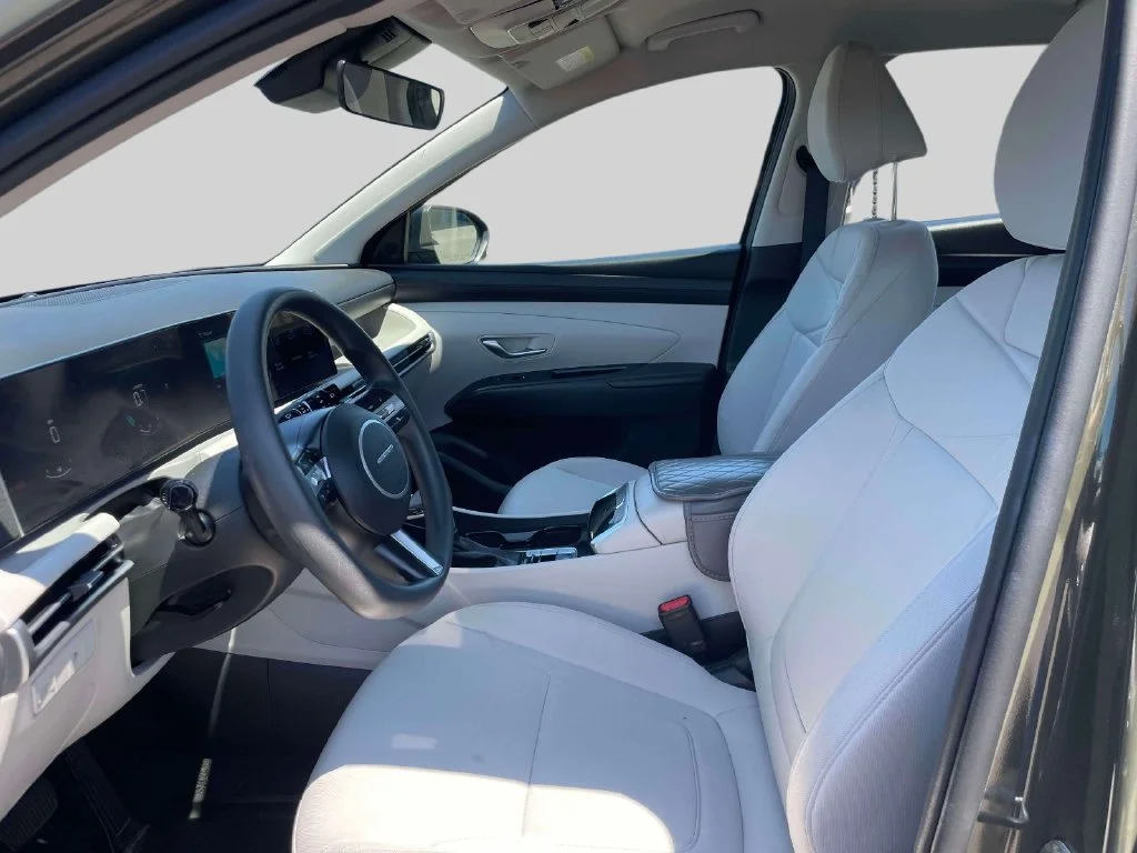 Certified Used 2025 Green Hyundai SE image 15