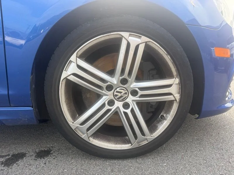 Used 2012  Volkswagen R image 4