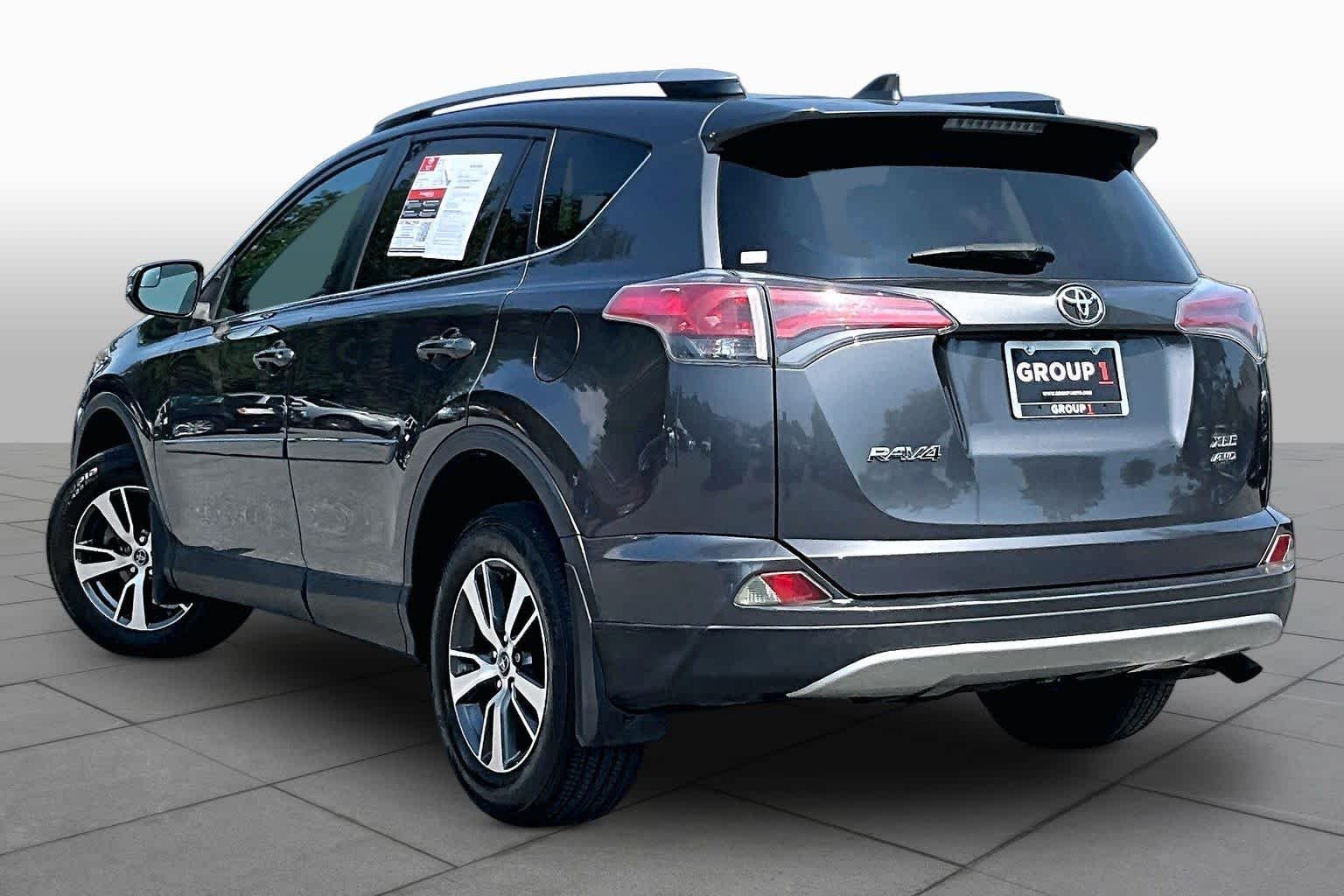 Used 2016 Magnetic Gray Metallic Toyota XLE image 12