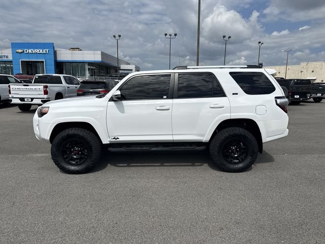 Used 2022 White Toyota SR5 Premium image 17