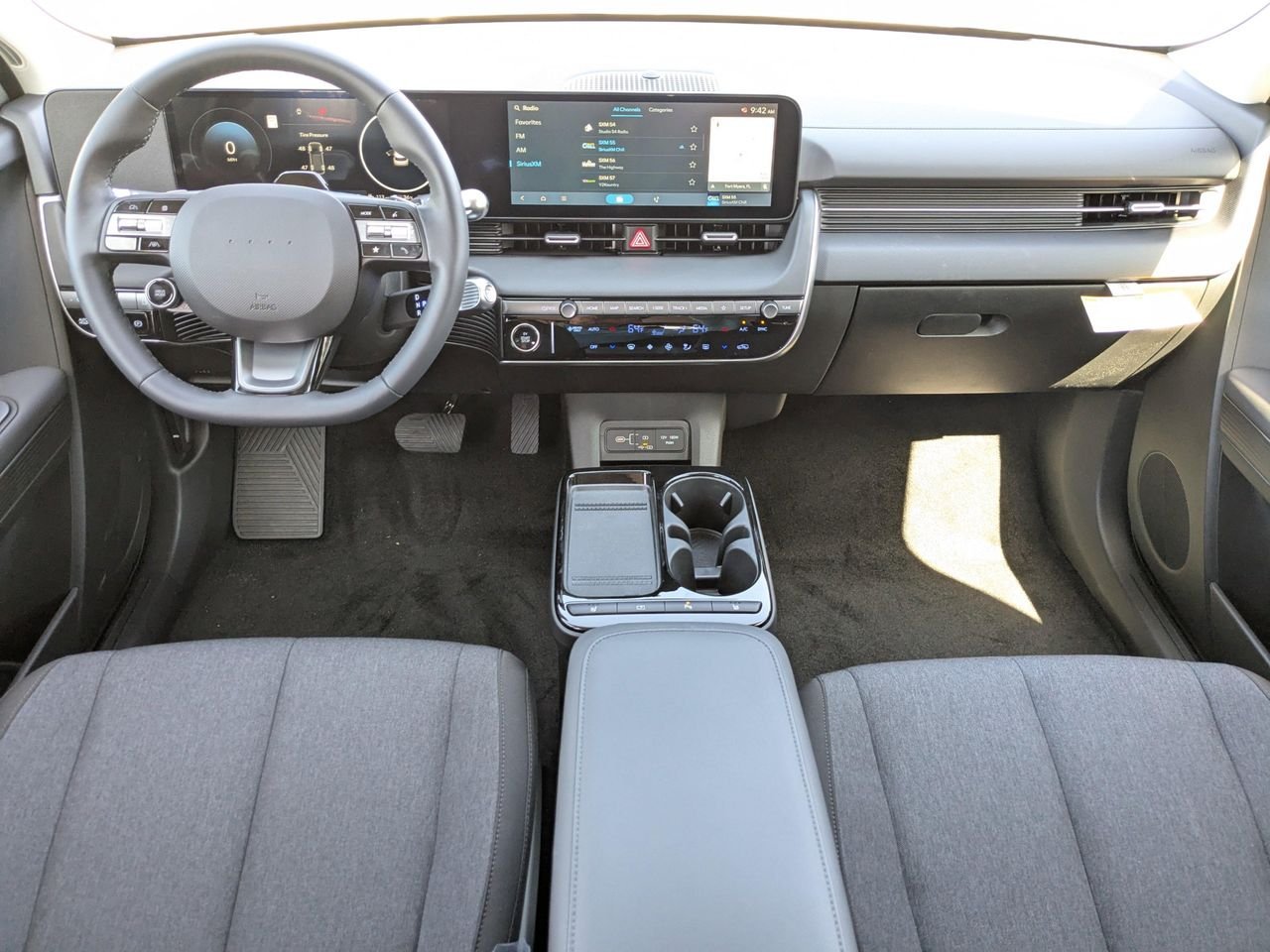 2025 Hyundai IONIQ 5 SE - Photo 12