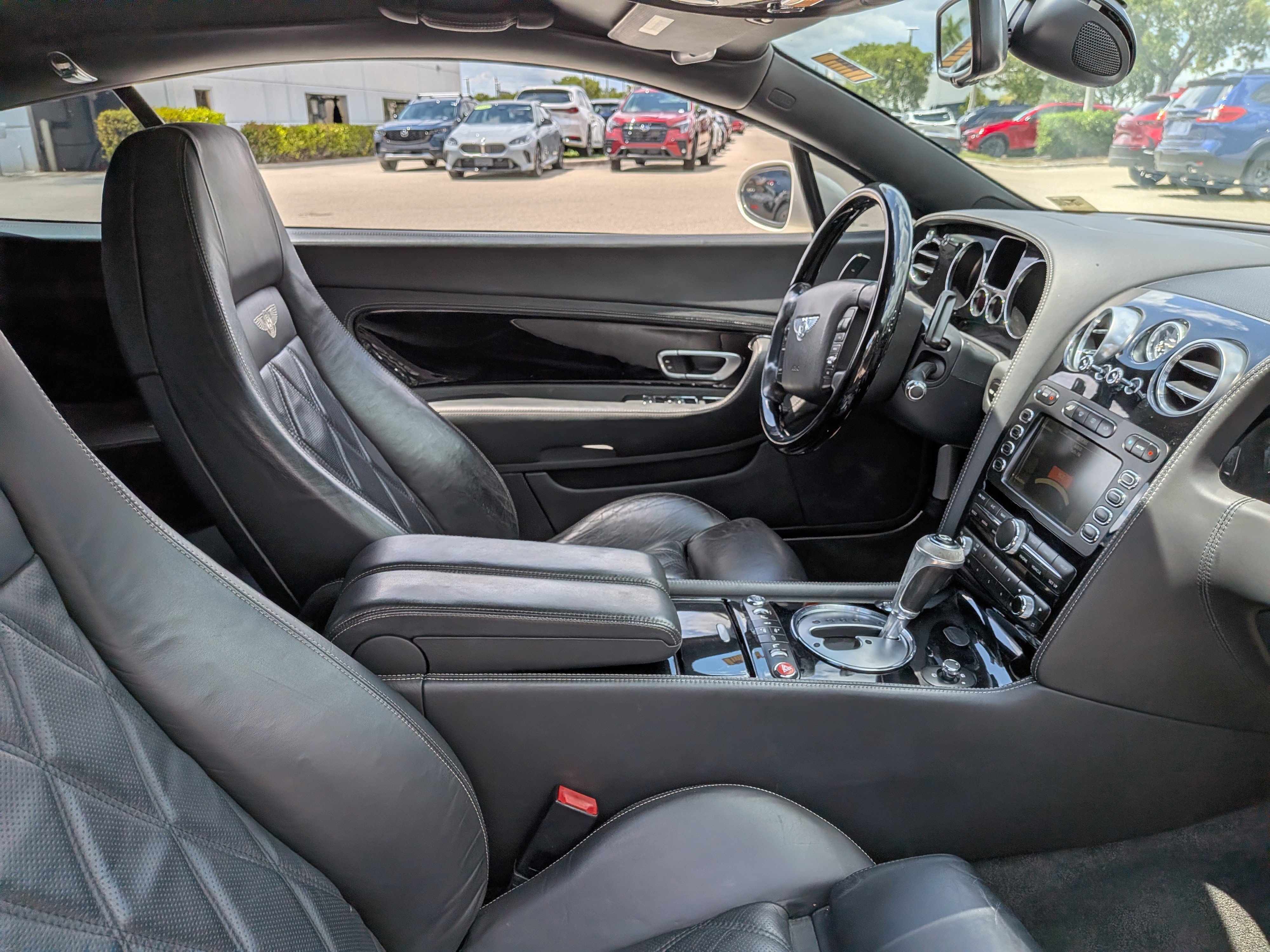 Used 2009 Glacier White Bentley Base image 15