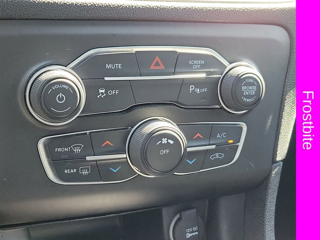 Used 2021  Dodge SXT image 28