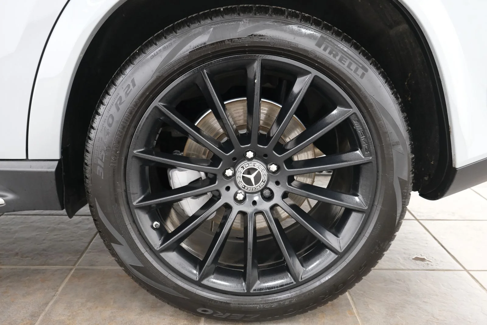 Used 2024 White Mercedes-Benz GLE 450 image 40