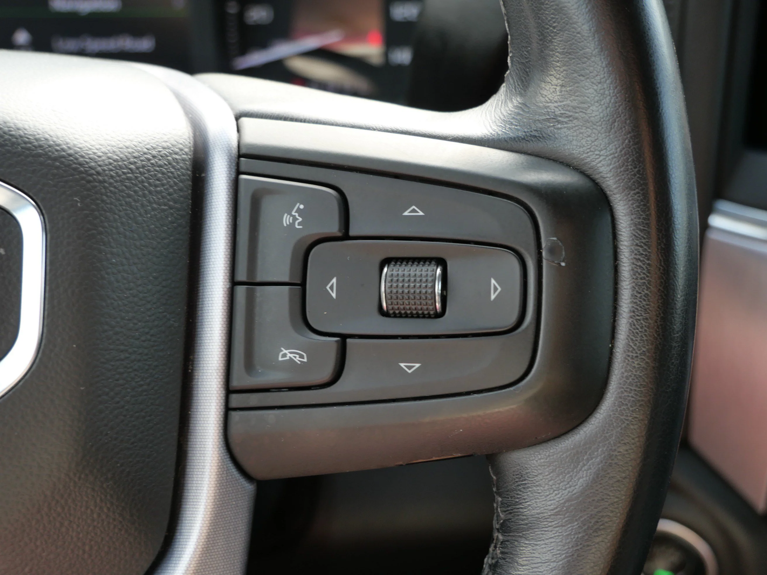 Certified Used 2020 Carbon Black Metallic GMC SLT image 29