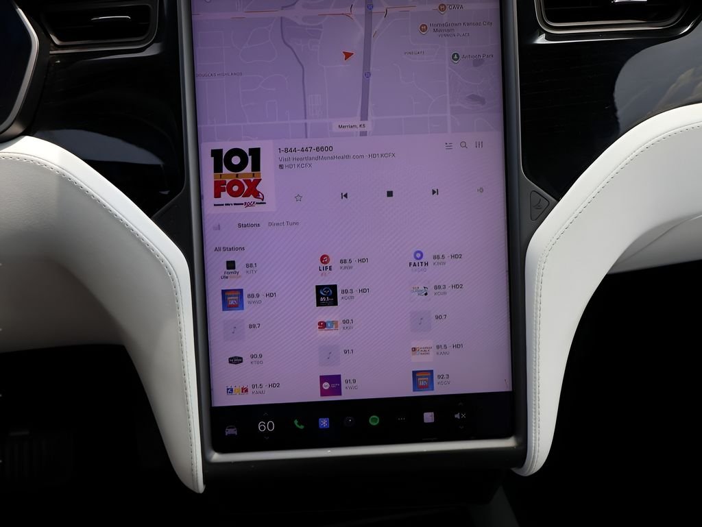 Used 2020 Solid Black Tesla Long Range image 23