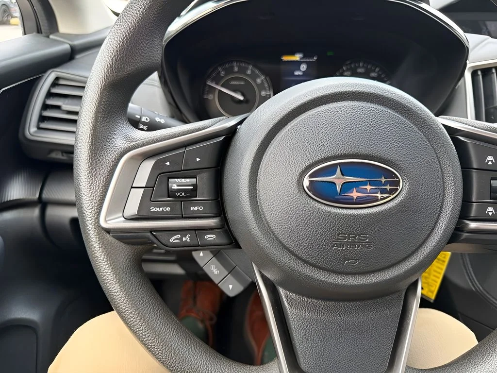 Used 2020 White Subaru Base image 14