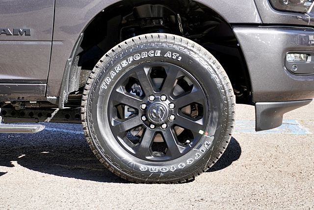 New 2026 Granite Crystal Metallic Clear-Coat Exterior Paint RAM Laramie image 7