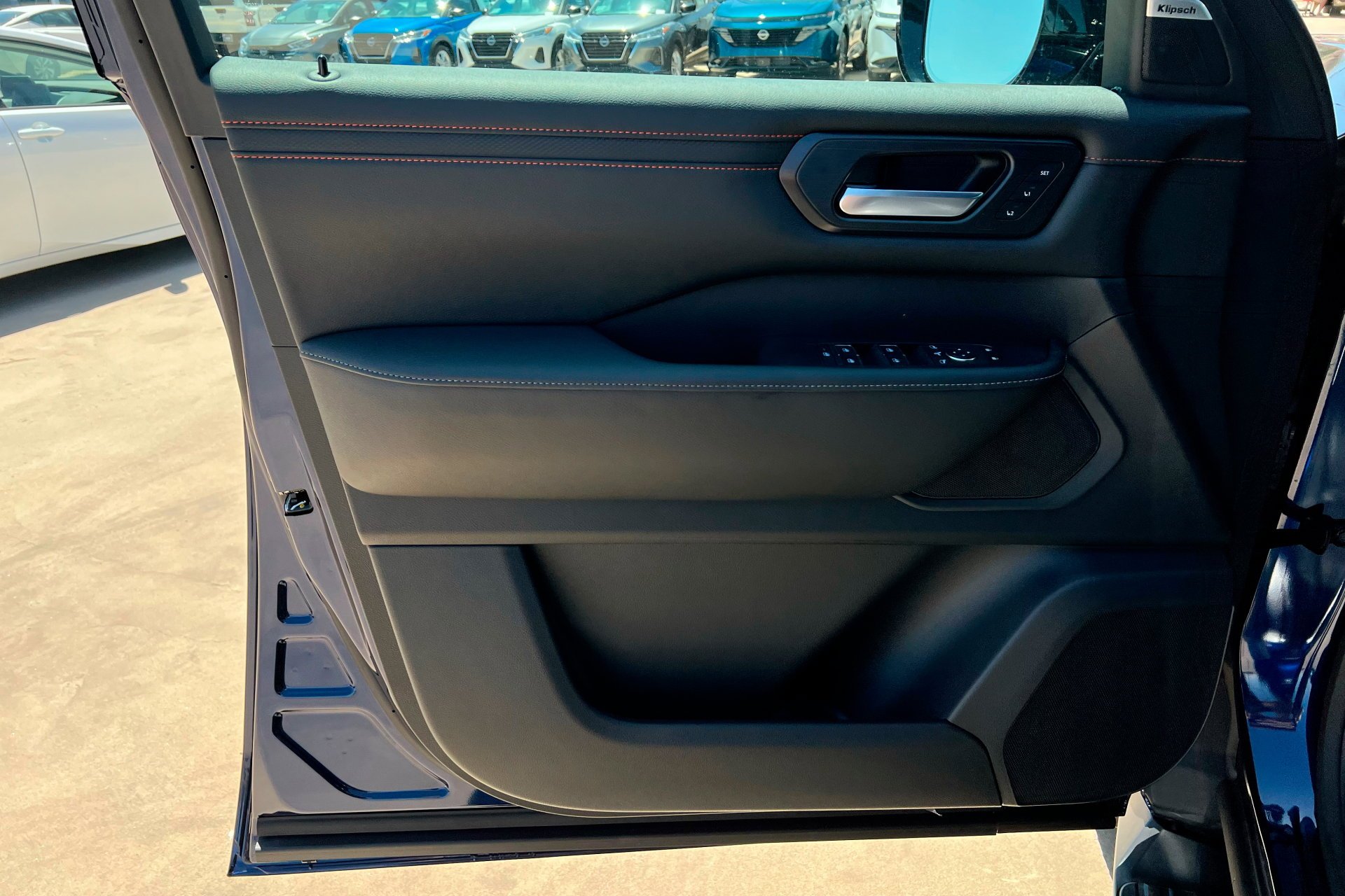 2025 Nissan Armada PRO-4X - Photo 15