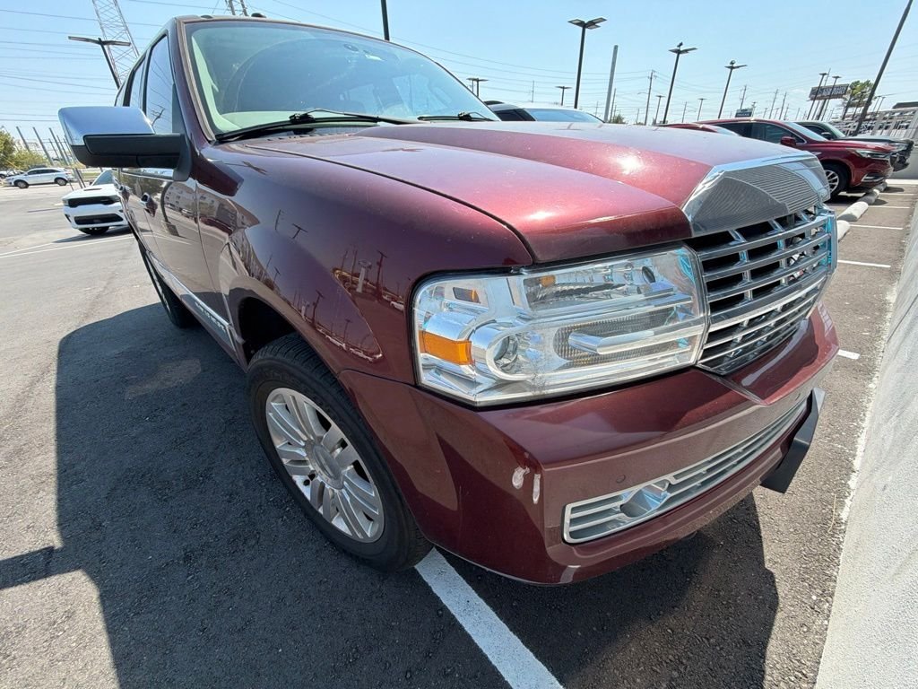 Used 2012 Red Lincoln Base image 2