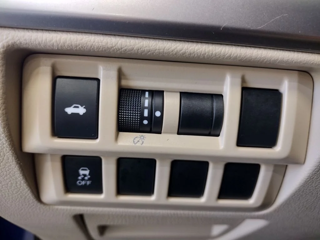 Used 2015 Blue Subaru 2.5i image 24