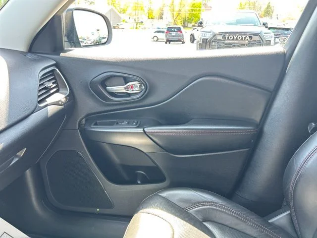 Used 2020 Beige Jeep Trailhawk image 47