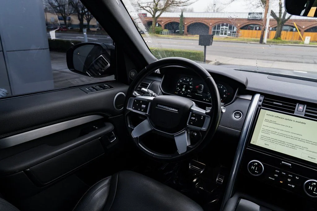 Used 2021 Black Land Rover S R-Dynamic image 12