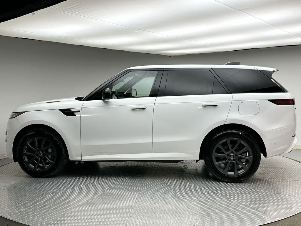 Certified Used 2025 Fuji White Land Rover Dynamic SE image 10