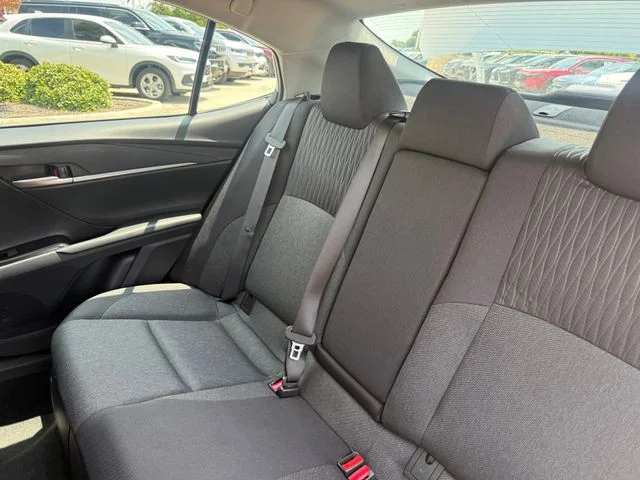 Used 2026 Ice Toyota LE image 31
