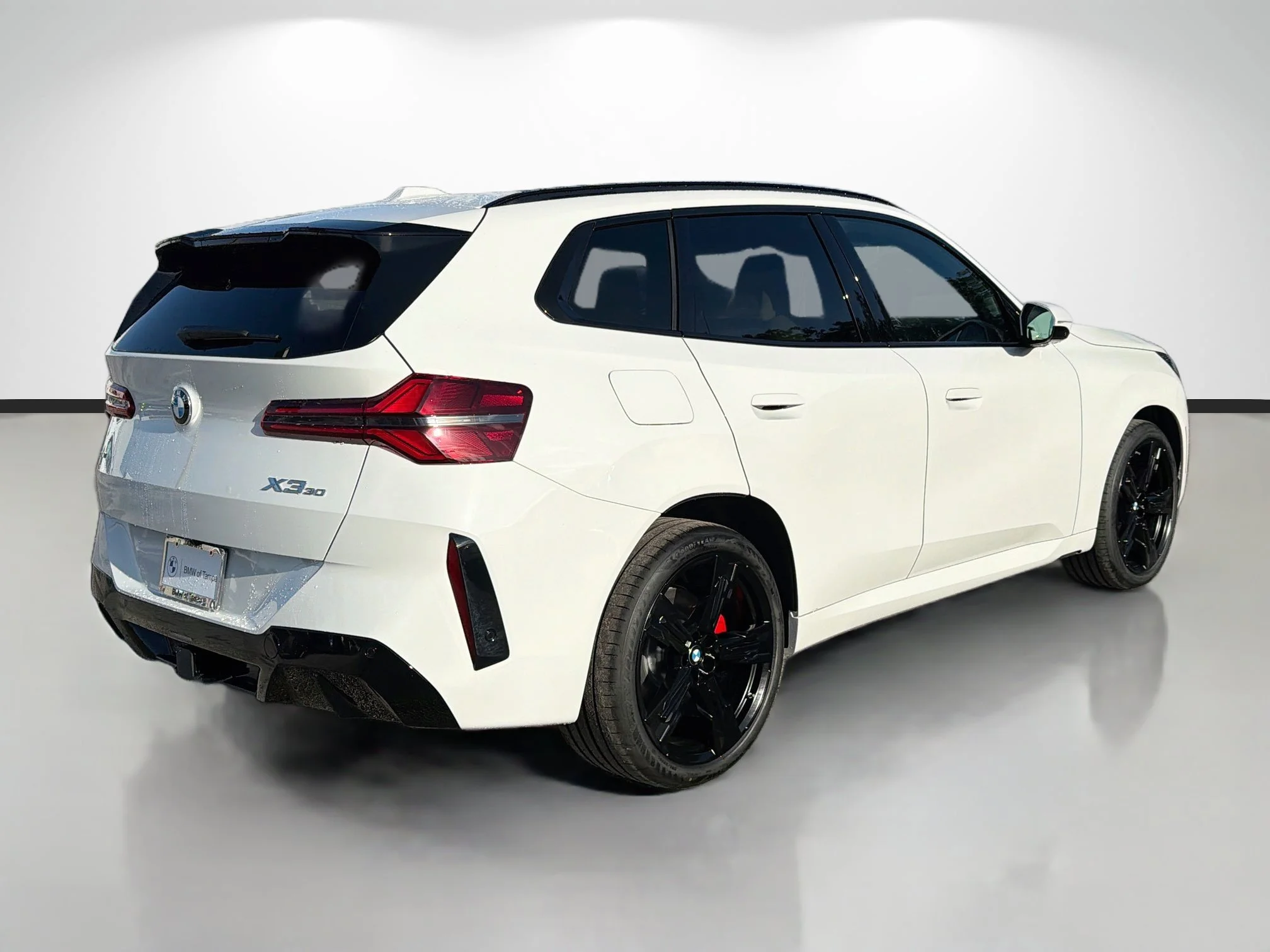 New 2026 Alpine White BMW 30 xDrive image 3
