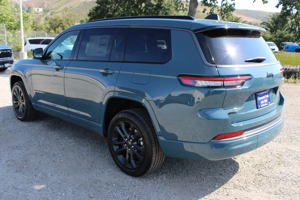 New 2026 Steel Blue Exterior Paint Jeep Limited Reserve image 6