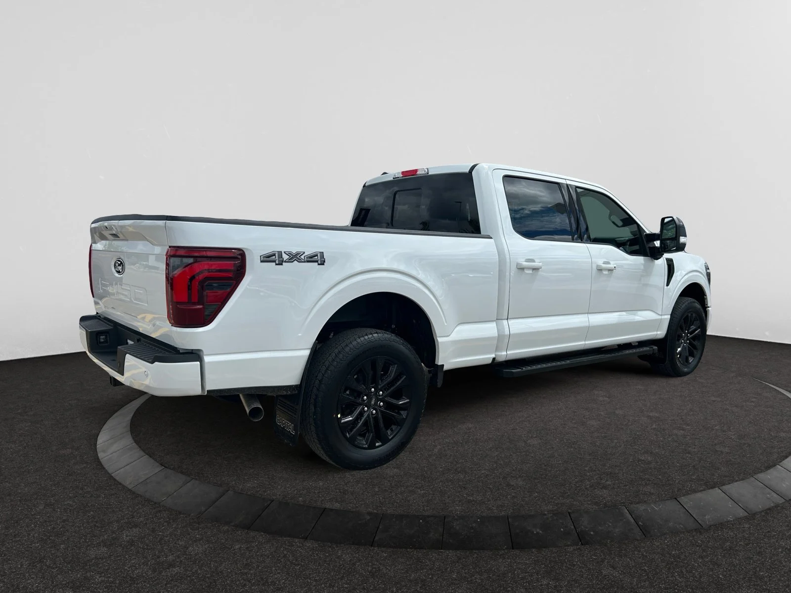 New 2026 Oxford White Ford Lariat image 5