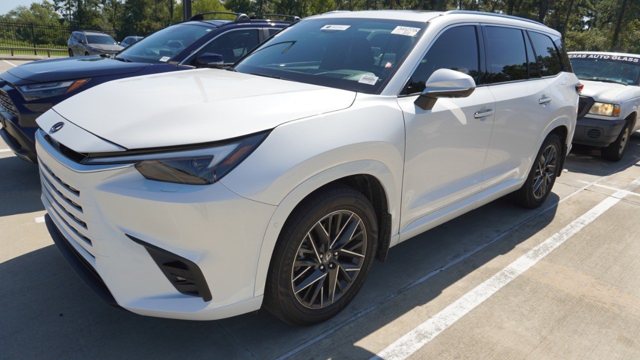 Certified Used 2025 White Lexus TX 350 Luxury image 4