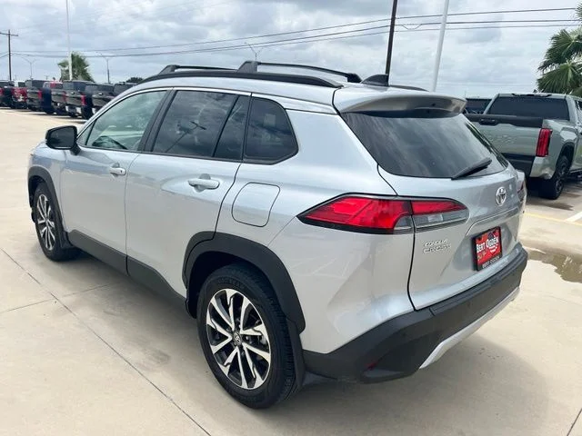 Used 2025 Silver Toyota XLE image 4