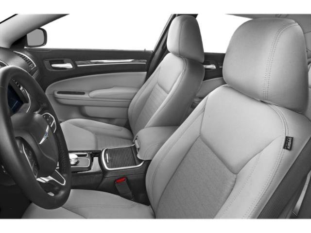 2022 Chrysler 300 Touring - Photo 18
