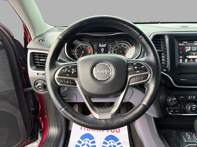 Used 2019  Jeep Latitude image 16