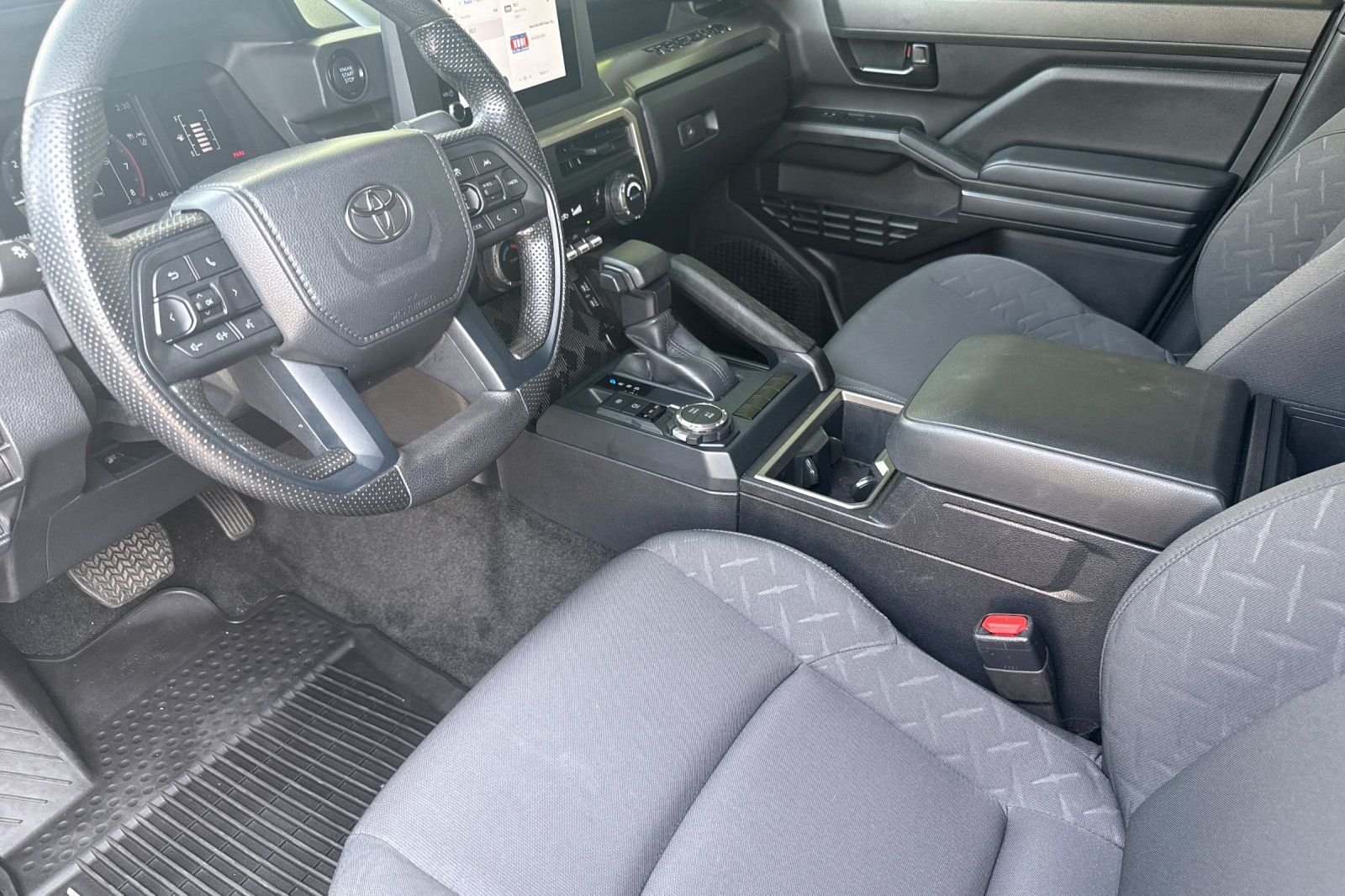 Used 2024  Toyota SR5 image 9