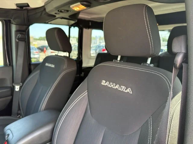 Used 2017 Black Clearcoat Jeep Unlimited Sahara image 13
