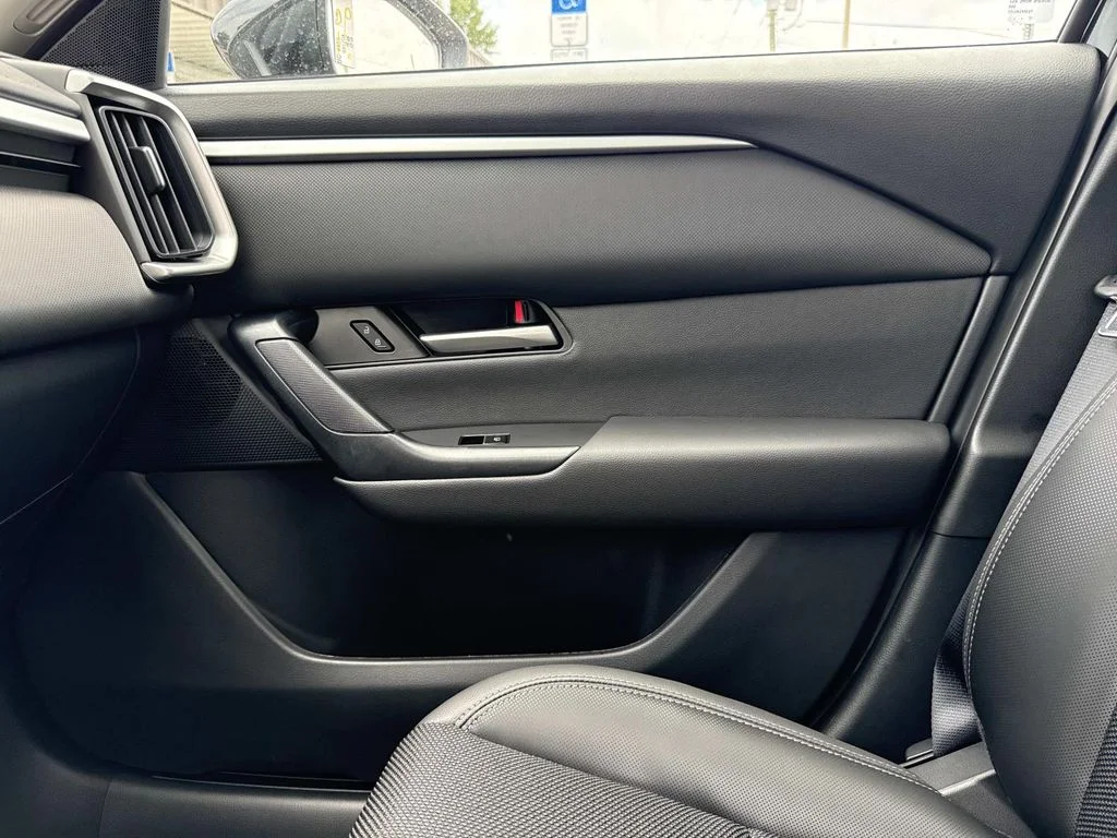 New 2026 Jet Black Mica Mazda 2.5 S Meridian Edition AWD image 31