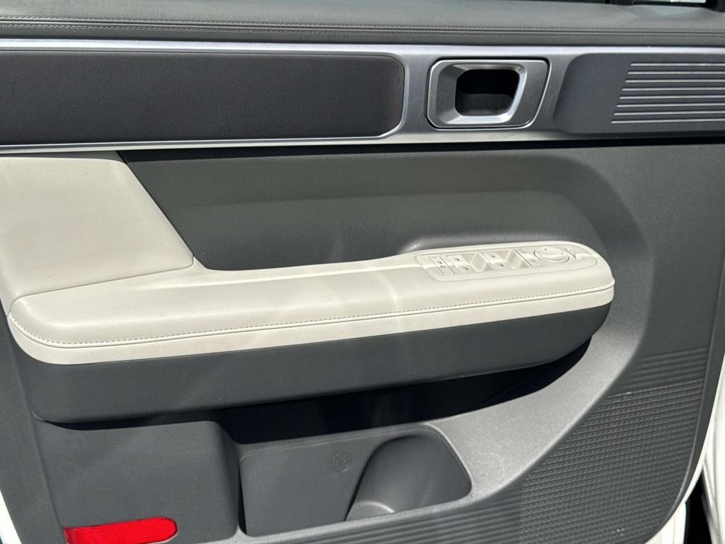 Certified Used 2025 White Hyundai SEL image 18