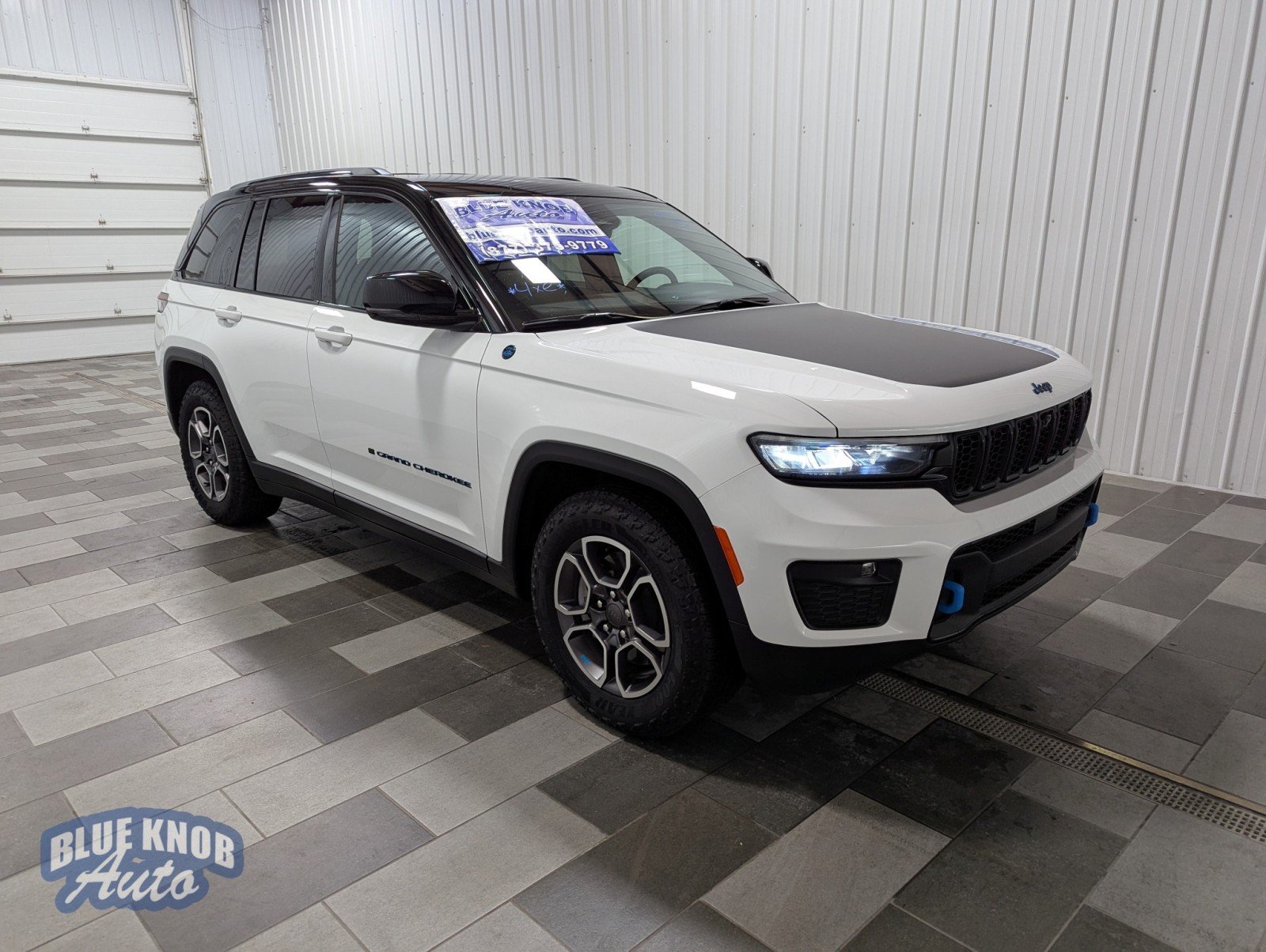 2022 Jeep Cherokee Trailhawk 4xe photo 2