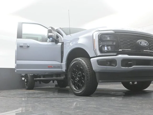 New 2027 Glacier Gray Metallic Tri-Coat Ford F-250® Lariat® image 32
