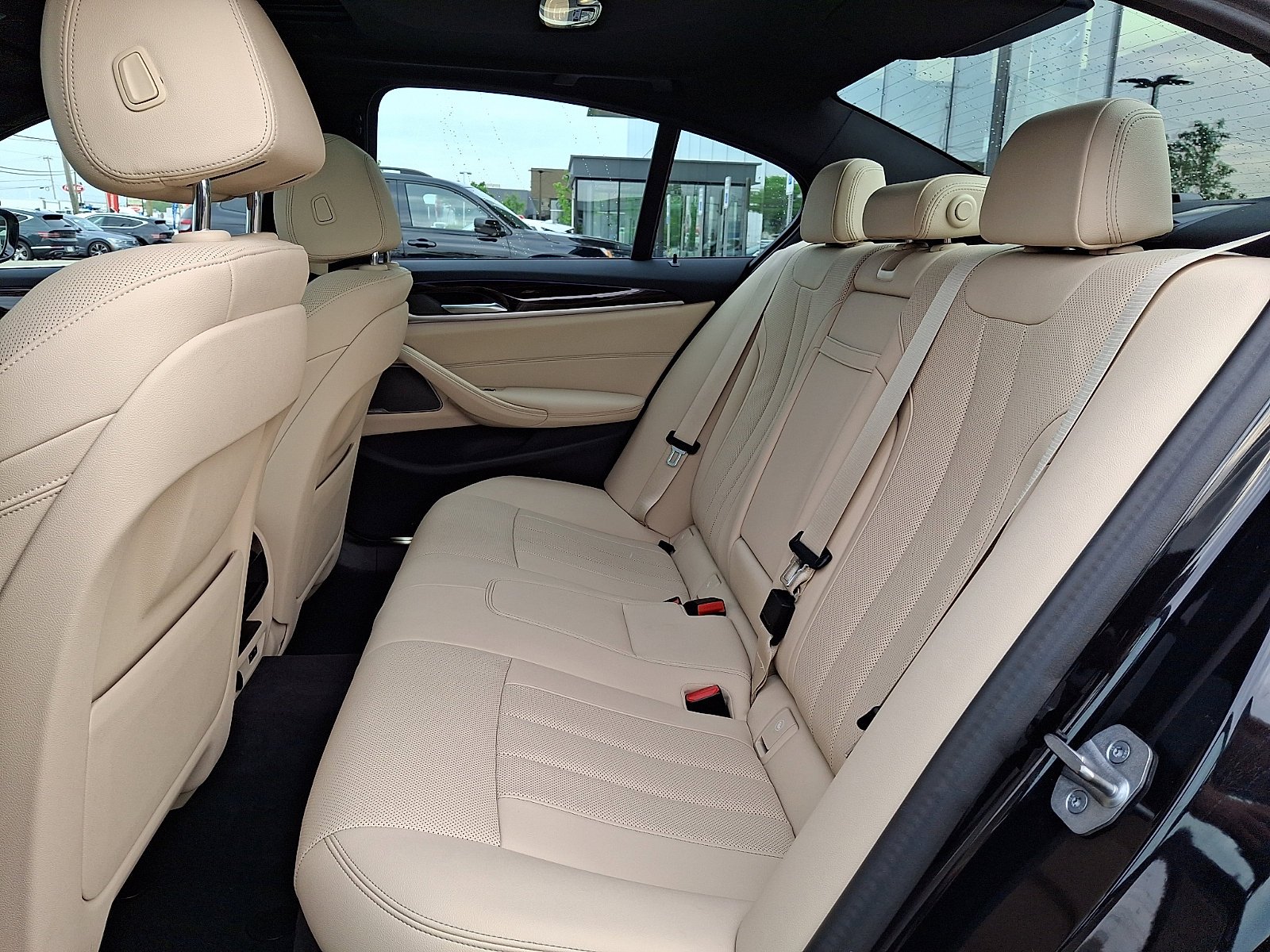 Used 2023 Black Sapphire Metallic BMW 540i xDrive image 10