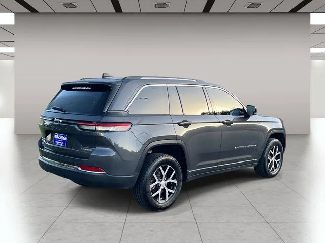 Used 2024 Gray Jeep Limited image 3