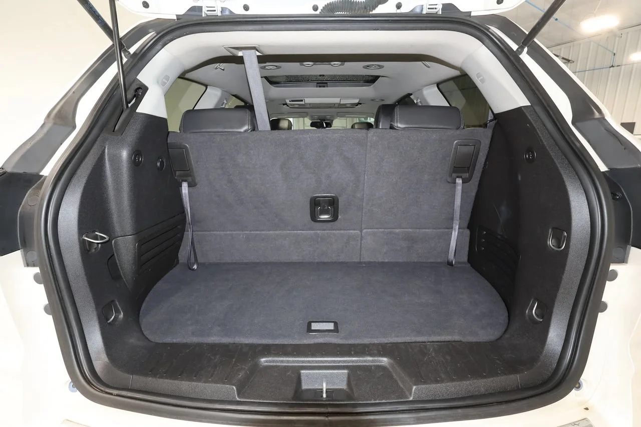 Used 2014 White Diamond Tricoat Chevrolet LTZ image 16