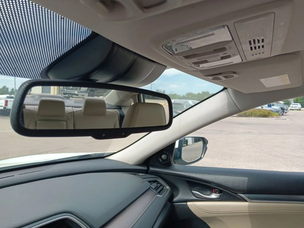 Used 2017 White Honda Touring image 23