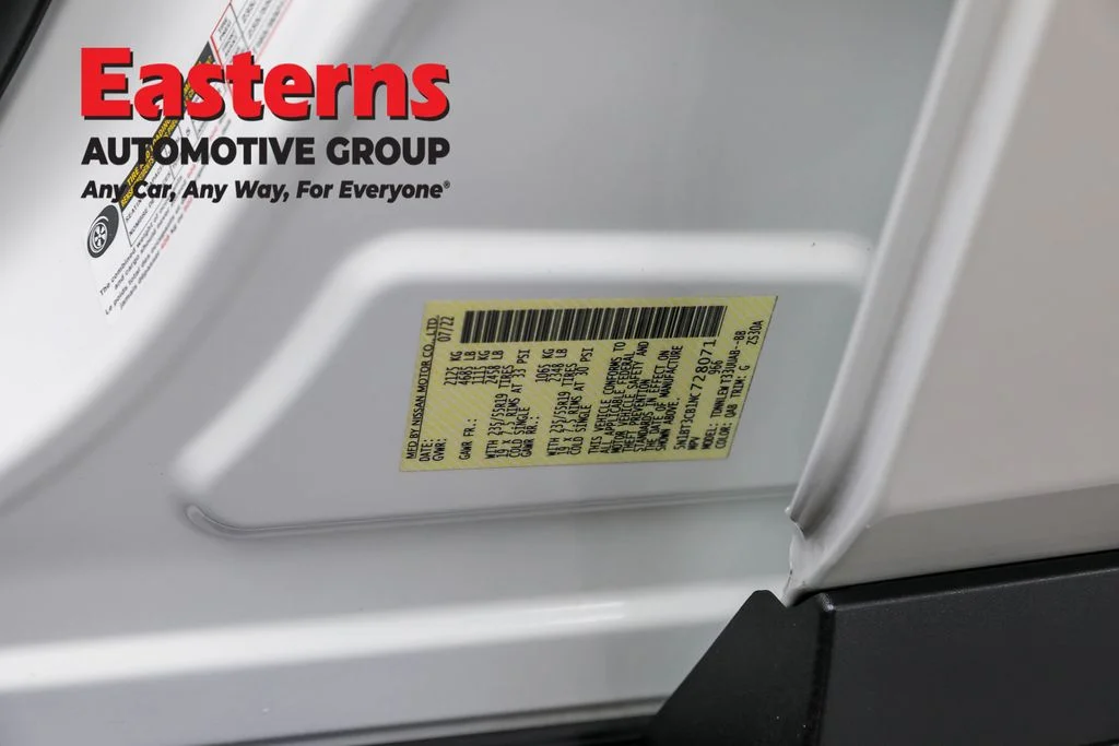 Used 2022 White Nissan SL image 36