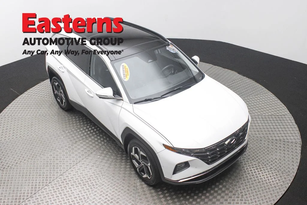 Used 2022 White Hyundai Limited image 3