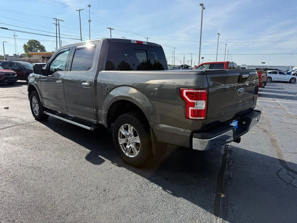 Used 2018 Gray Ford XLT image 7
