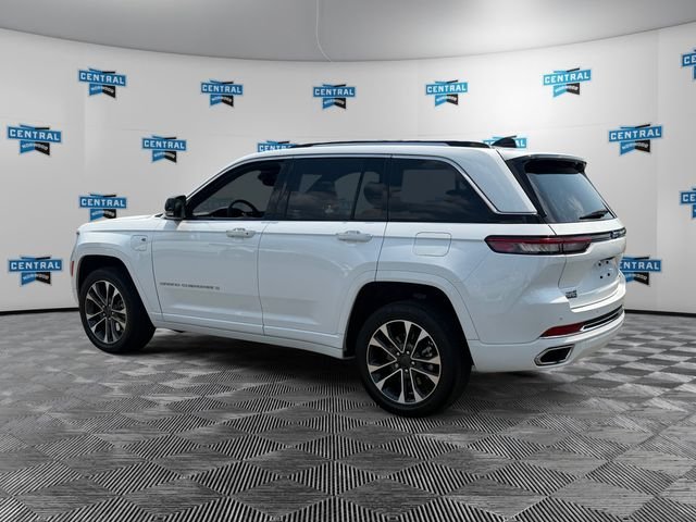 Used 2022 White Jeep Overland 4xe image 4